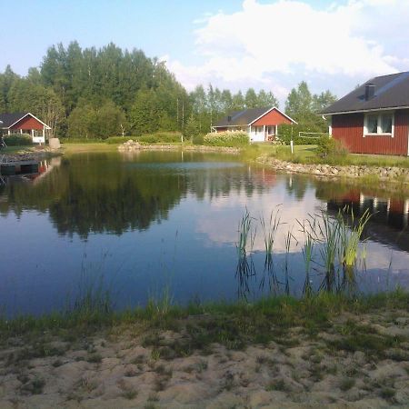 Hannunluhdan Lomamoekit Karijoki Exterior foto