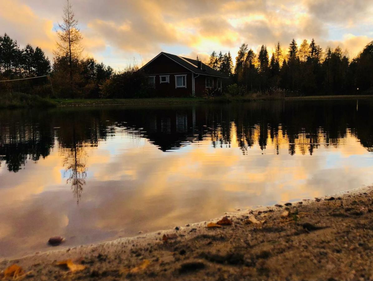 Hannunluhdan Lomamoekit Karijoki Exterior foto